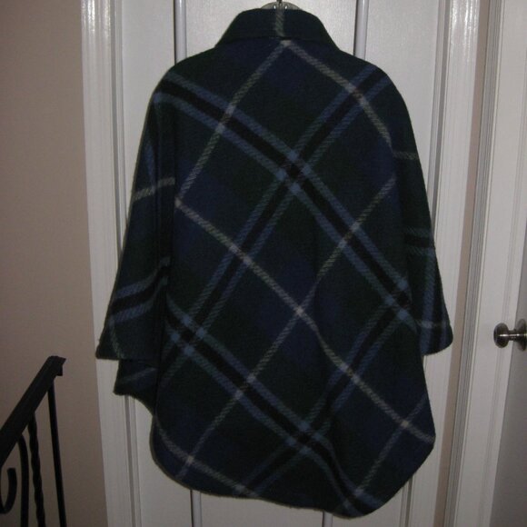 Vintage Woman's Jimmy Hourihan Blue Green Plaid Wool Cape Made in Ireland - Picture 9 of 11